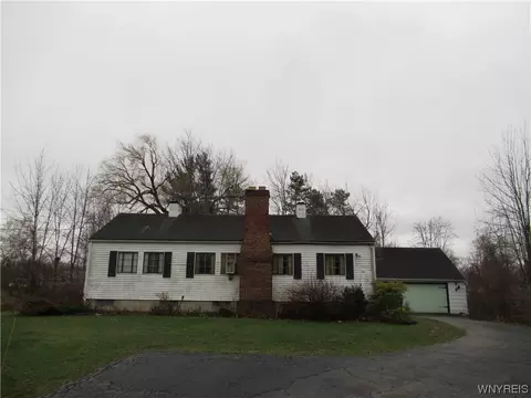 125 North Ln, Evans, NY 14006