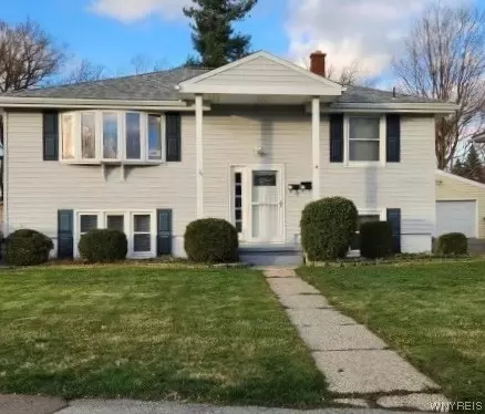 4 Anthony Dr, Lackawanna, NY 14218
