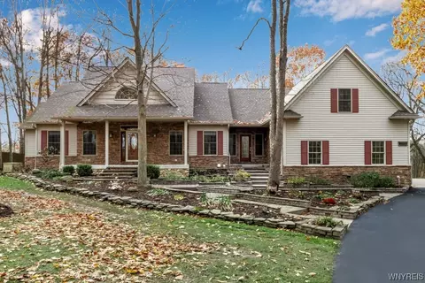 1030 Stolle Rd, Elma, NY 14059