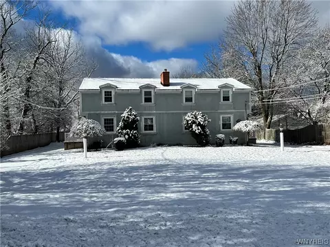 4818 Kraus Rd, Clarence, NY 14031