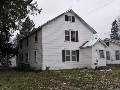 70 Smith St, Springville, NY 14141