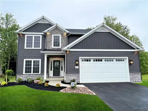 85 Fair Woods Dr, Amherst, NY 14221