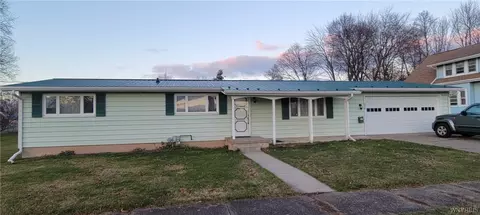 350 W Oak Orchard St, Shelby, NY 14103