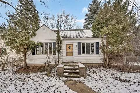 266 Velore Ave, Orchard Park, NY 14127