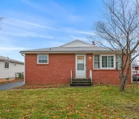 72 Castlewood Dr, Cheektowaga, NY 14227