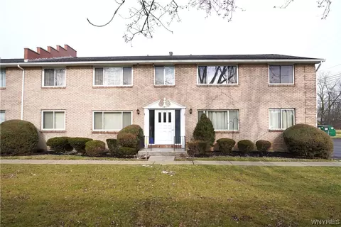105 Old Lyme Dr #4, Amherst, NY 14221