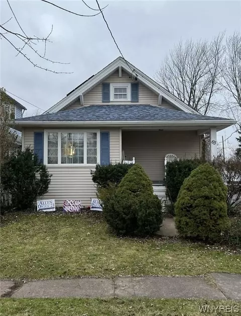 63 Hyde Park, Lockport, NY 14094