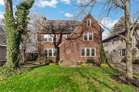 528 College Ave, Niagara Falls, NY 14305