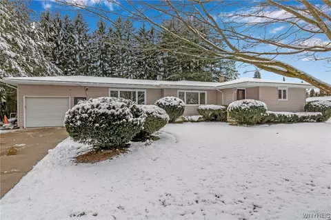 11029 Clinton St, Elma, NY 14059
