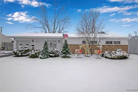 18 Fairview Dr, Depew, NY 14043