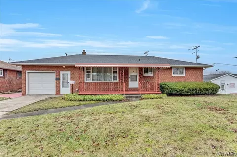 4 Vern Ln, Cheektowaga, NY 14227