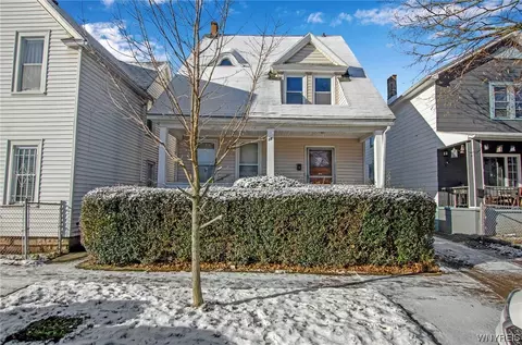16 Baynes St, Buffalo, NY 14213