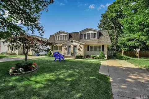 11 Marine Dr, Amherst, NY 14228