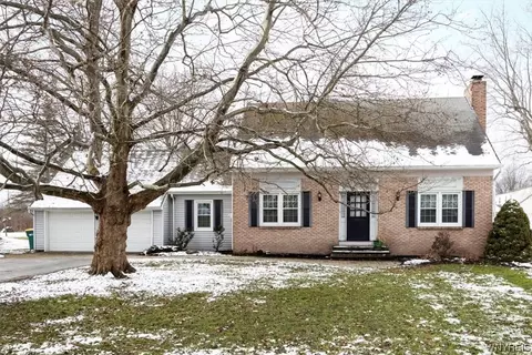 5370 Shimerville Rd, Clarence, NY 14031