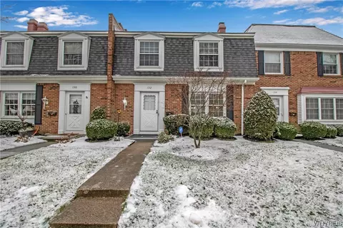 132 Hickory Hill Rd, Amherst, NY 14221