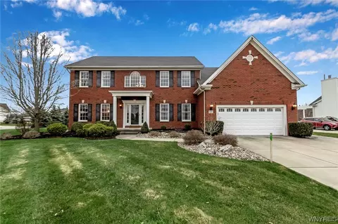 8205 Melissa Renee Ct, Buffalo, NY 14221