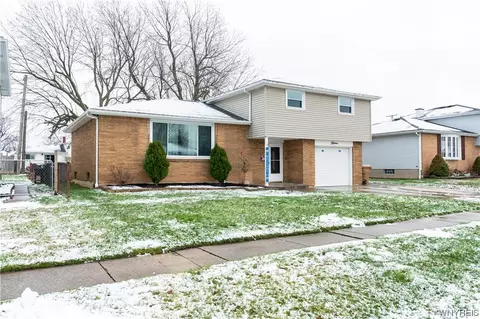15 Nassau Ln, Cheektowaga, NY 14225
