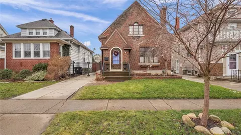 276 Tremont Ave, Kenmore, NY 14217