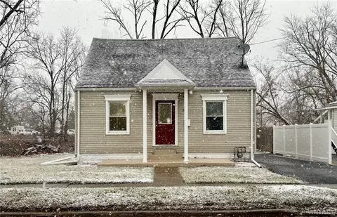 90 S Main St, Batavia, NY 14020