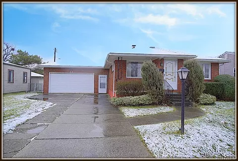 37 Drew Pl, Tonawanda, NY 14150