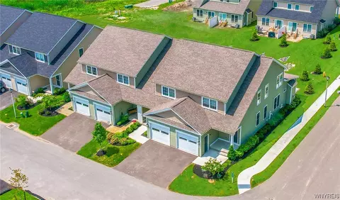 103 Carriage Ln, West Seneca, NY 14224