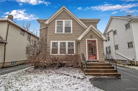 133 Hamilton Dr, Amherst, NY 14226