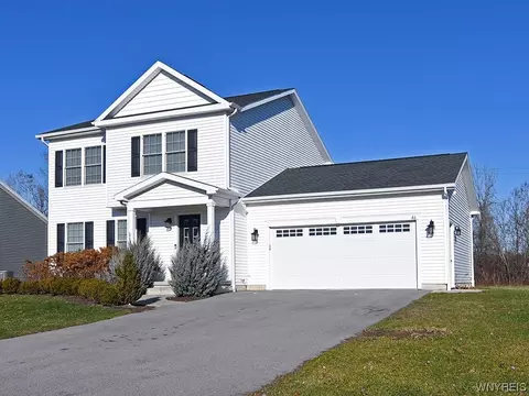 4 Saint Anthony St # A, Lancaster, NY 14086
