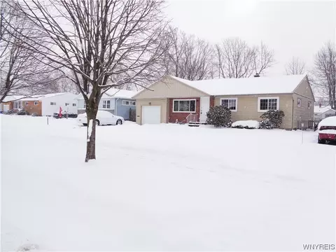 274 Coronation Dr, Amherst, NY 14226
