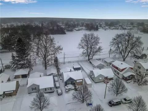 133 Knox Ave, West Seneca, NY 14224