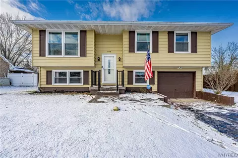 465 Baker Dr, Lewiston, NY 14092