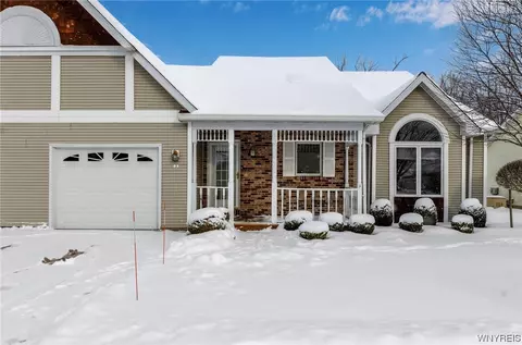 3 Spicebush Ln, Amherst, NY 14221