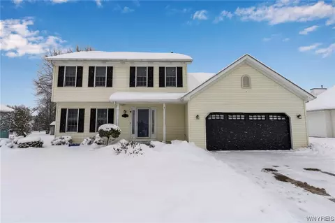 3310 Blossom Ln, Wheatfield, NY 14120