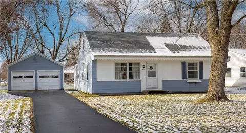 4378 White Acres Rd, Clarence, NY 14031
