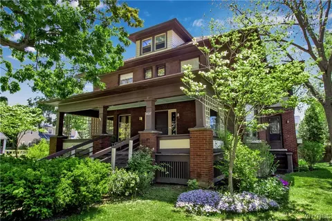 4037 Lewiston Rd, Niagara Falls, NY 14305