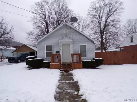 62 Pleasant St, Bolivar, NY 14715