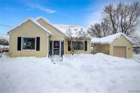 60 Fairfield Ave, Lancaster, NY 14086
