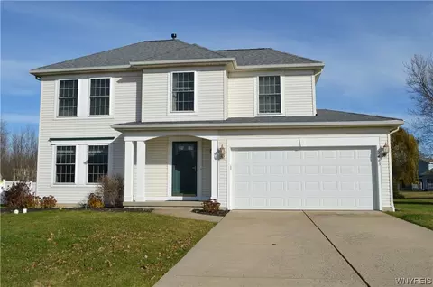 2443 Osprey Ln, Wheatfield, NY 14304