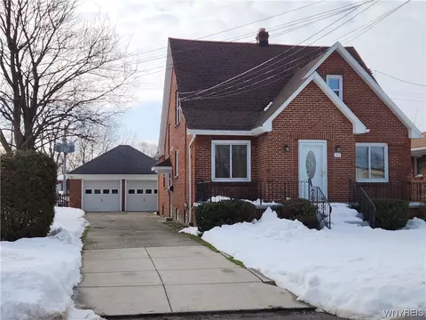 23 E Milnor Ave, Lackawanna, NY 14218