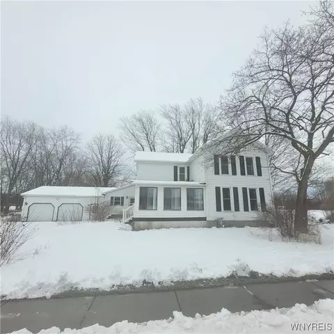 198 Main St S, Perry, NY 14530