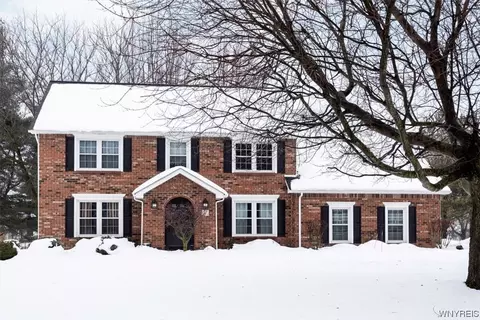 6 Silent Meadow Ln, Orchard Park, NY 14127
