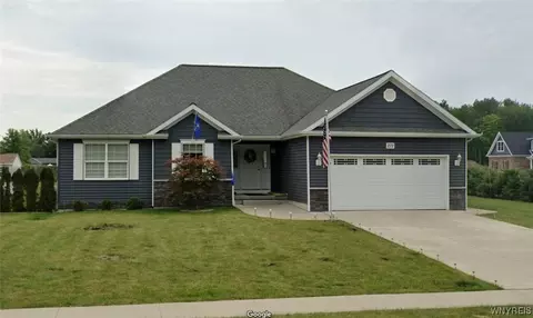 272 Havenwood Ln, Grand Island, NY 14072