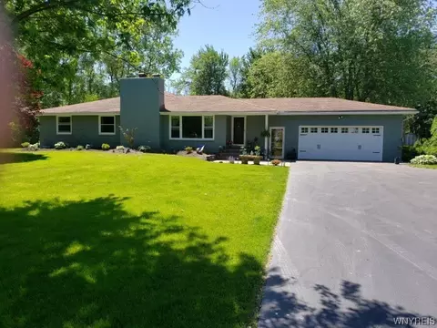 7435 Michael Rd, Orchard Park, NY 14127