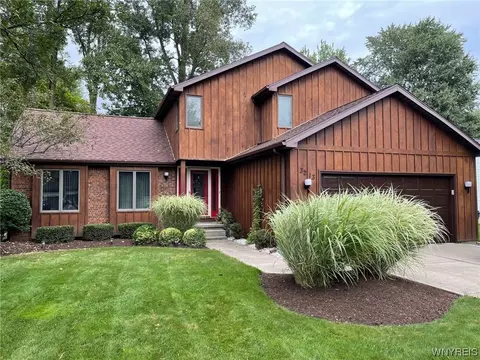 3213 Rachelle Dr, Wheatfield, NY 14120