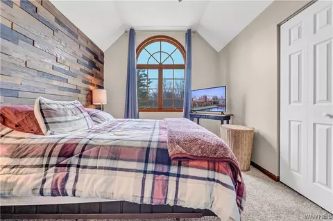 Bedroom - 5548 Irish Rd, Pendleton, NY 14120 photo 5 of 7