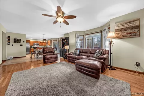 Living - 5548 Irish Rd, Pendleton, NY 14120 photo 3 of 8