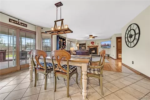 Dining - 5548 Irish Rd, Pendleton, NY 14120 photo 3 of 4