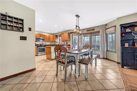 Dining - 5548 Irish Rd, Pendleton, NY 14120 photo 1 of 4