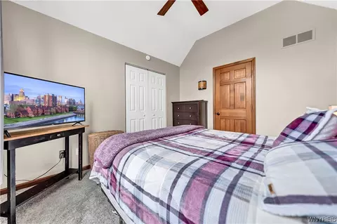 Bedroom - 5548 Irish Rd, Pendleton, NY 14120 photo 4 of 7
