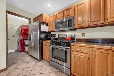 Kitchen - 5548 Irish Rd, Pendleton, NY 14120 photo 8 of 8