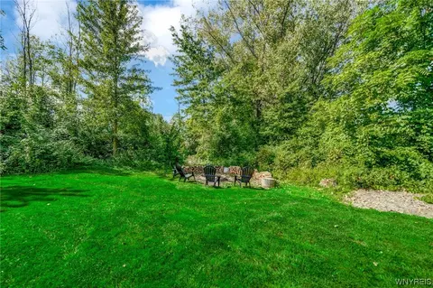 Exterior - 5548 Irish Rd, Pendleton, NY 14120 photo 8 of 8